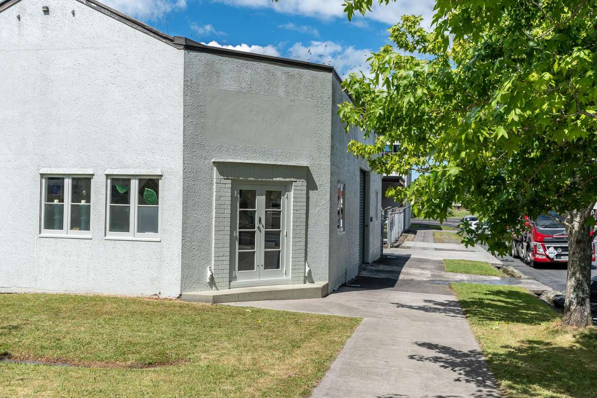 24 Lawrence Avenue_5