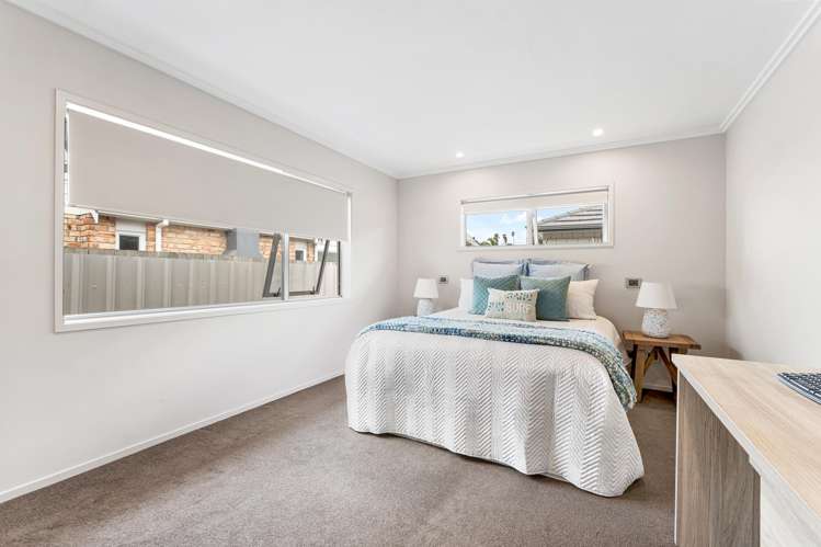 7 Laurie Street Red Beach_17