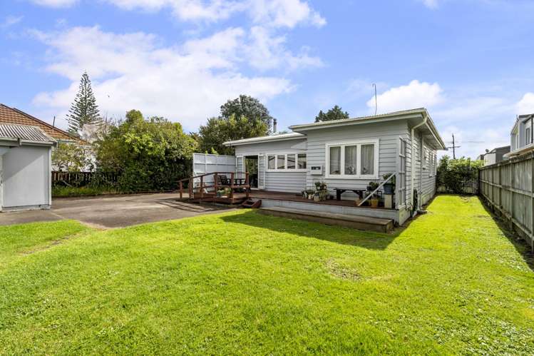 93 Lynwood Road New Lynn_21