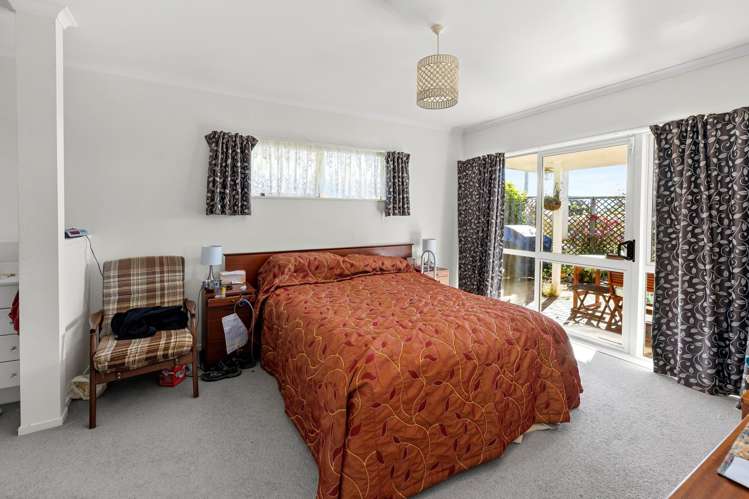 1 Cobbe Place Pomare_12