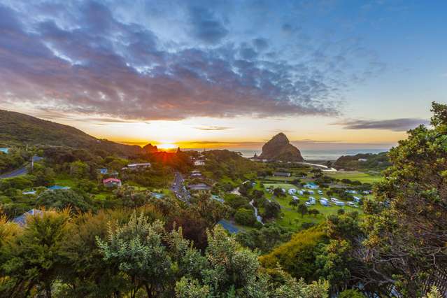 56 Seaview Road Piha_1