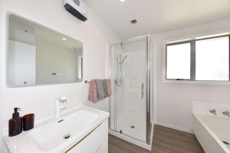 39 Steele Street Hornby_11