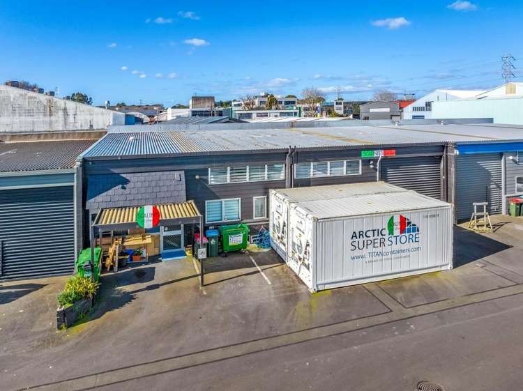 Units 3 & 4, 10 Olive Road Penrose_8