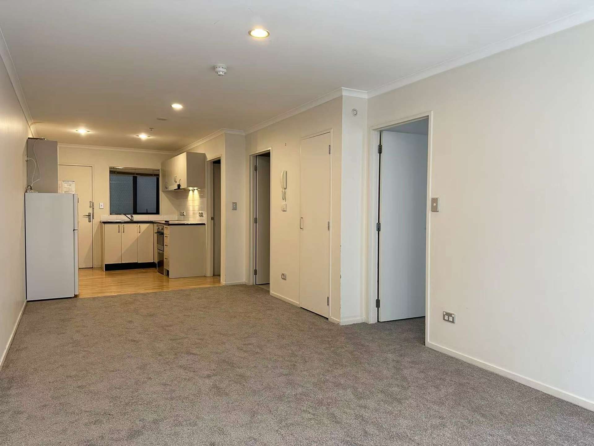 B408/176 Broadway Newmarket_0