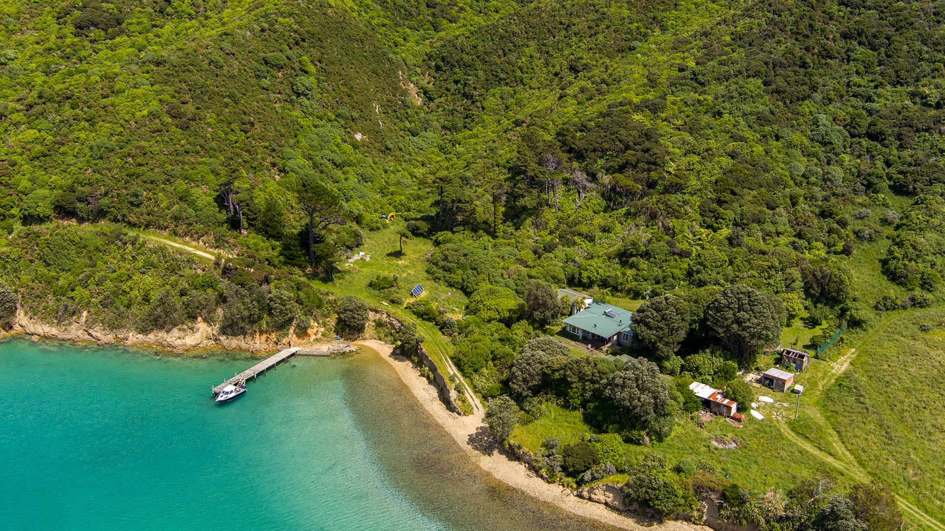 - Onauku Bay, Arapaoa Island Queen Charlotte Sound_0