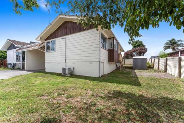 2/48 Archmillen Avenue Pakuranga Heights_1