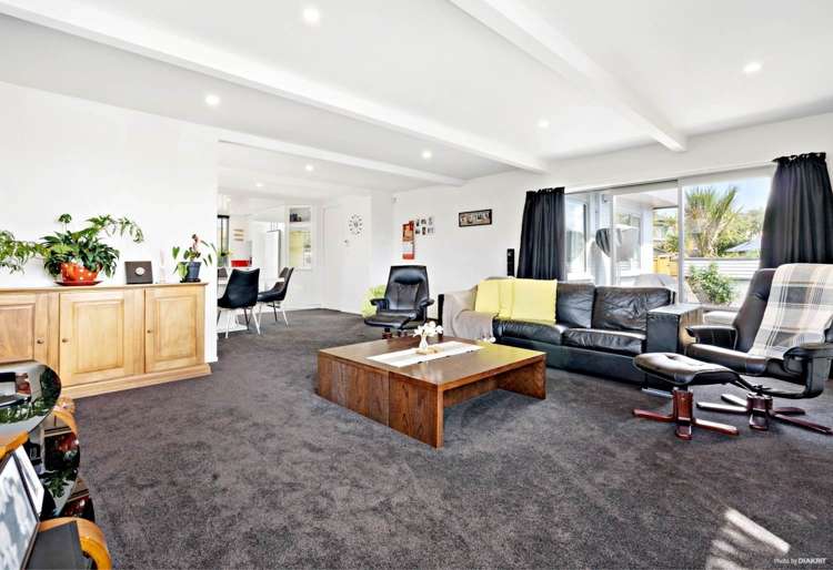 16 Binda Place Botany Downs_2