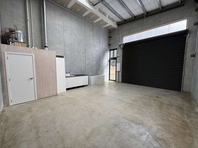 34/20 William Earp Place Tawa_2