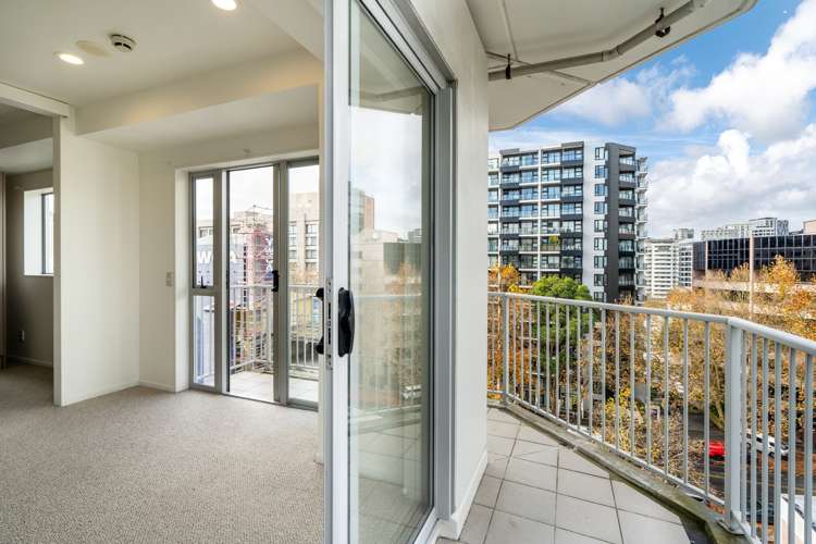 5f/208 Hobson Street Auckland Central_3