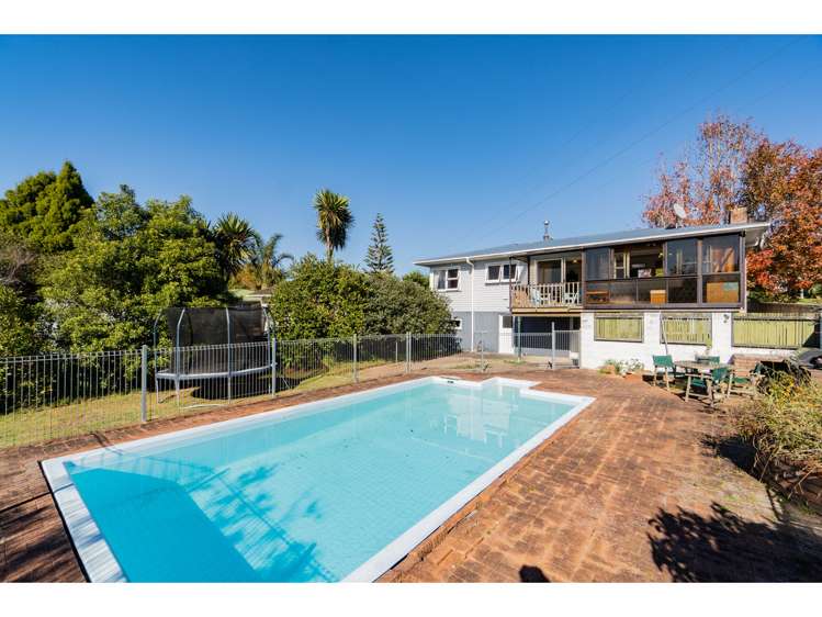 18 Wakeling Avenue Te Atatu South_17