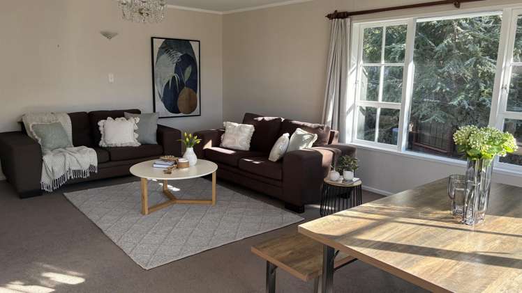 12 Newnham Court Tawa_6