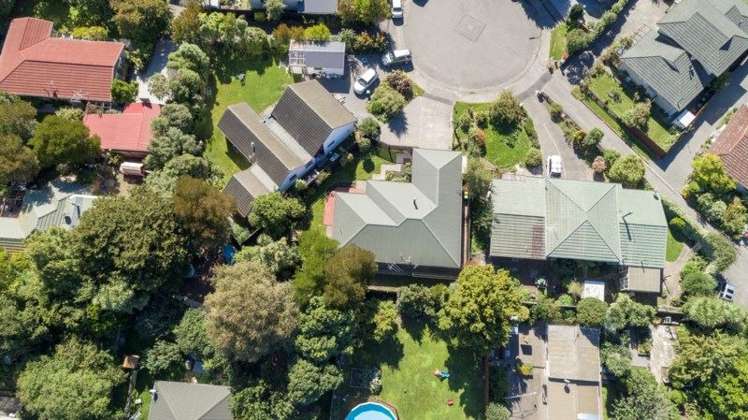 12 Esher Place Saint Martins_23