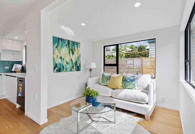 2/126 Beach Road Castor Bay_3