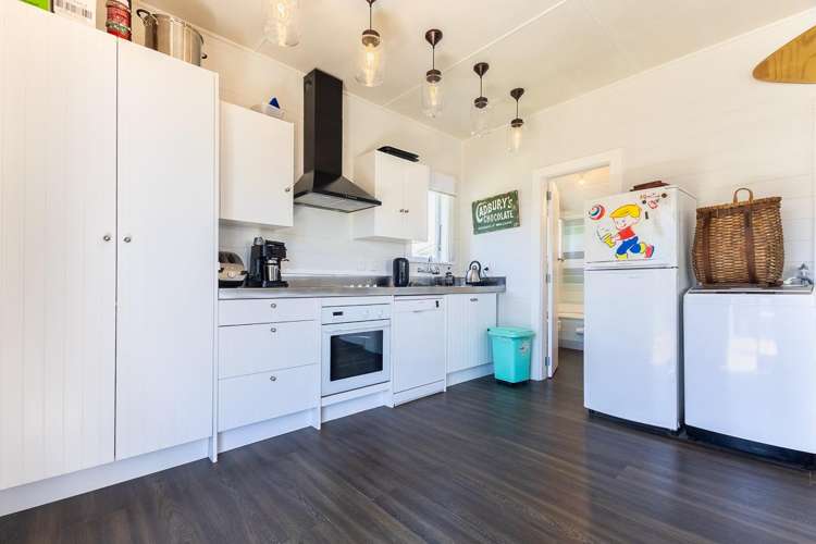 6 Kapiti Lane Otaki Beach_7