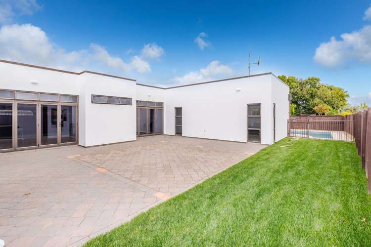 17 Chesterfield Place Rototuna_17