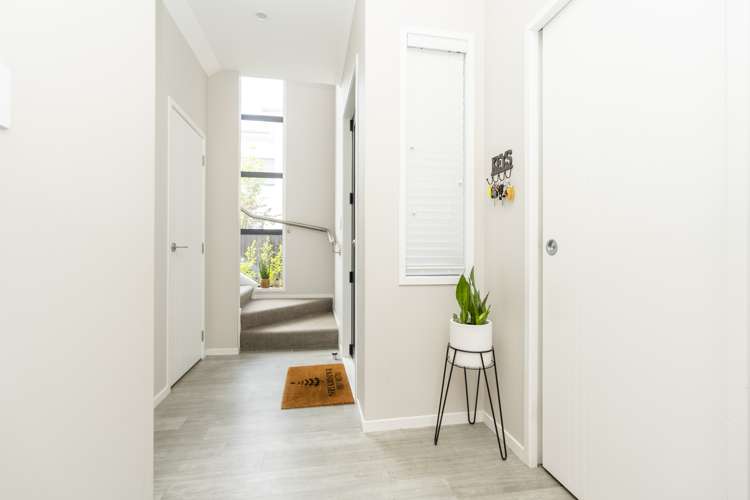 8/13 Beale Street Hamilton East_2