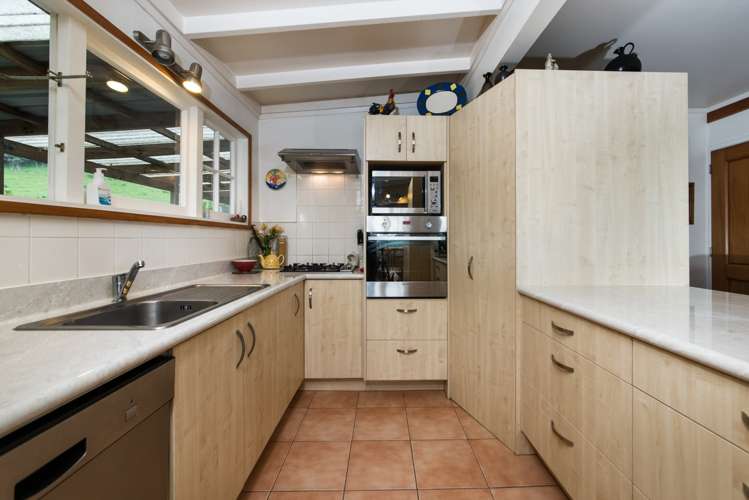 865 Wilson Road South Head_11