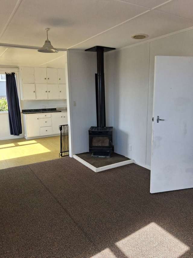 80 Arahura Crescent Waitangirua_2