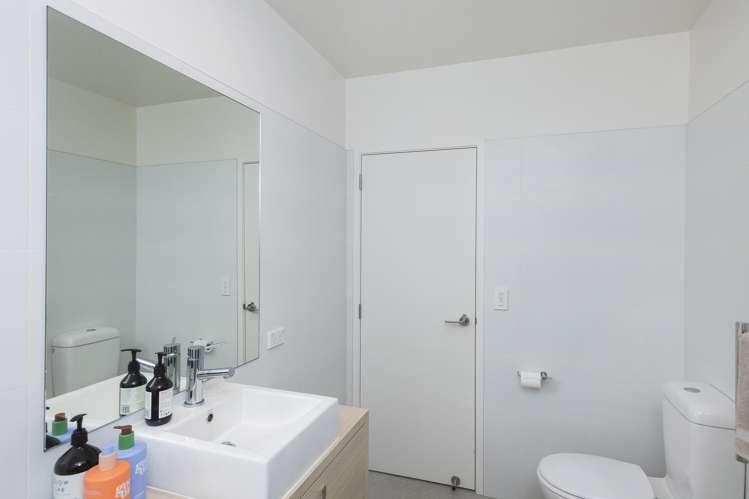 202/4 Reads Quay, Marinaview Gisborne_15