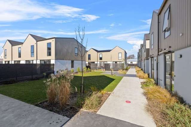 Architectural Living in the Heart of Addington