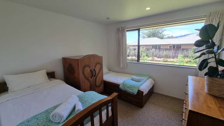 17 Pekanga Drive Fox Glacier_12