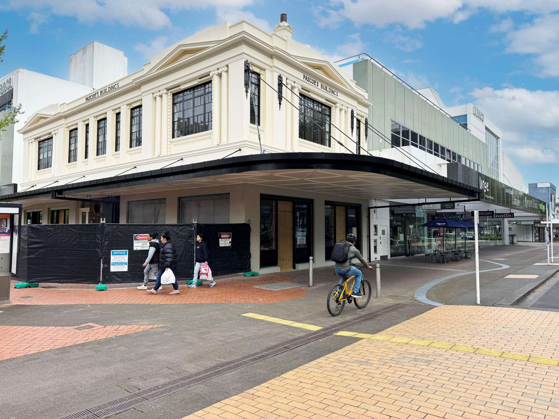 Corner/357 Victoria Street & 2 Garden Place Hamilton Central_0