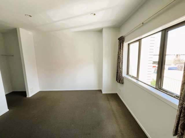 60/21 Hunters Park Drive Three Kings_2