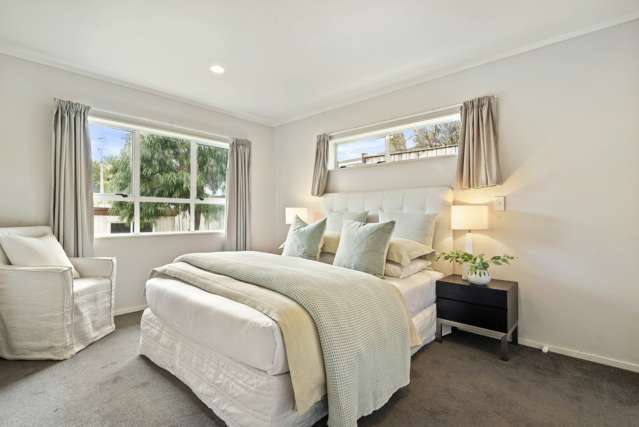 8B Selwyn Crescent Forrest Hill_4