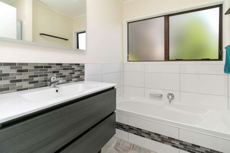 5 Ebony Place Massey_15