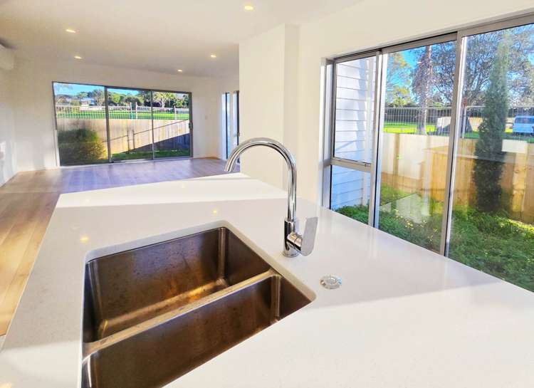 8a Taurima Avenue Point England_6