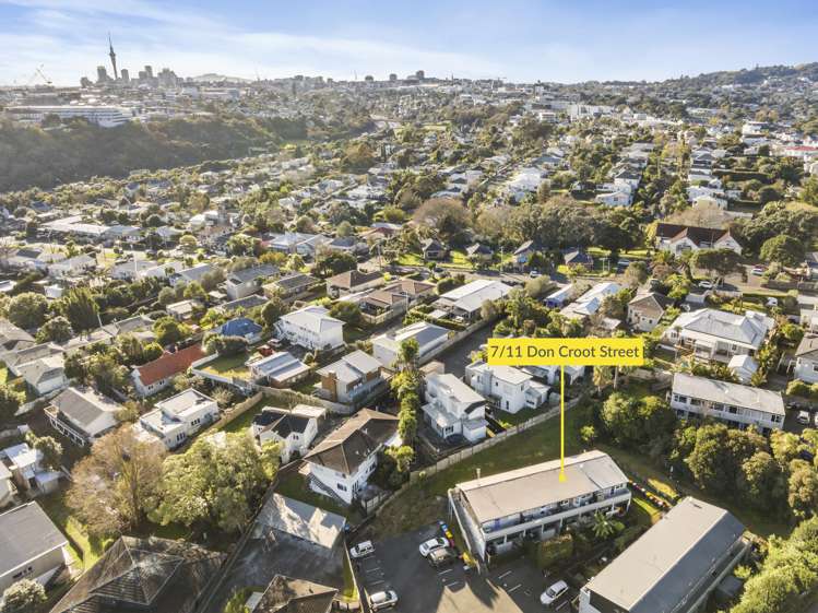 7/11 Don Croot Street Morningside_11