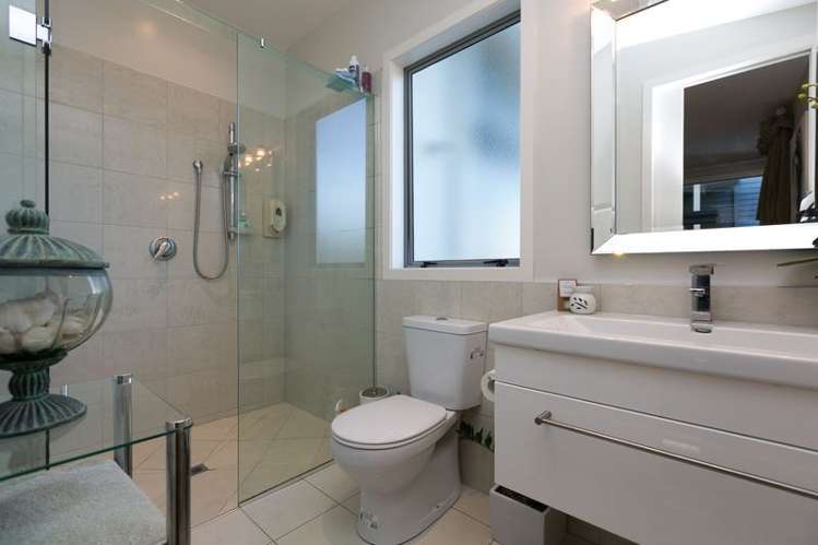 9c Dolphin Parade Bell Block_57