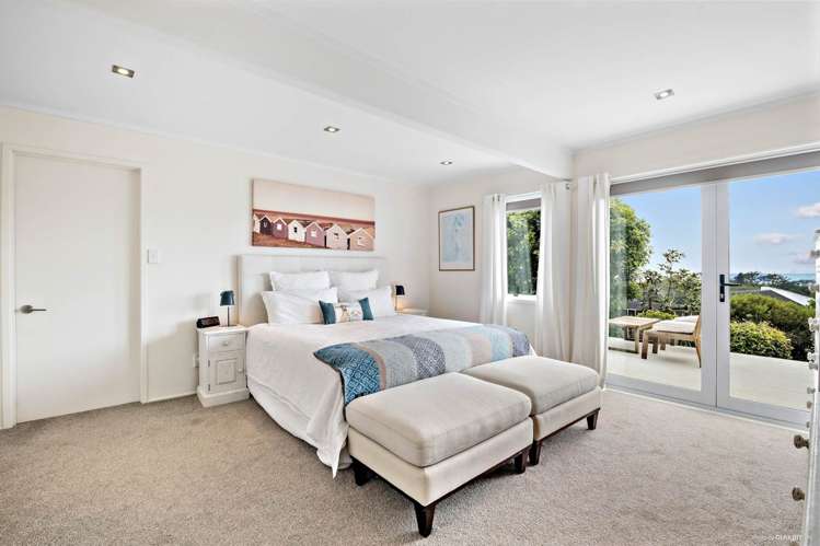 2/1 Eastcliffe Road Castor Bay_3