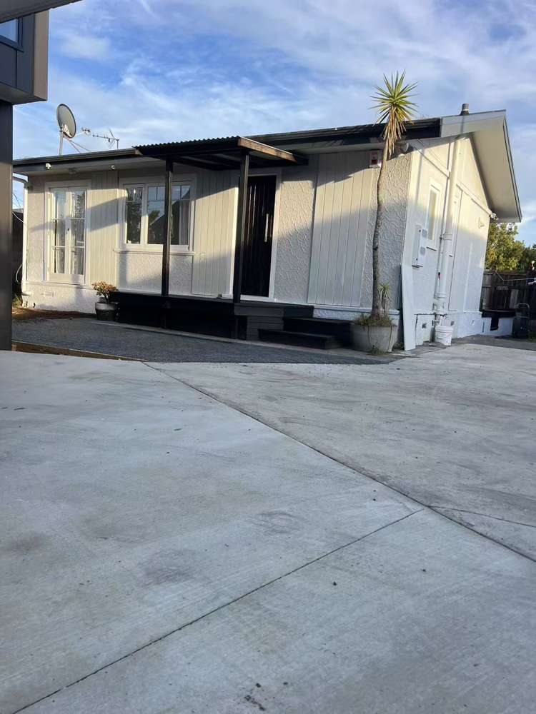 70 Hobsonville Road_4