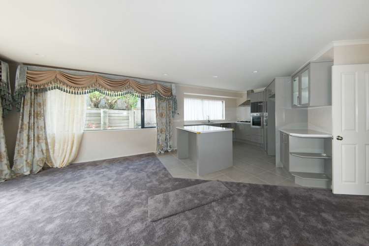 8 Powercourt Drive Flat Bush_4