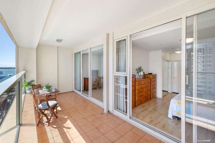 902/8 Albert Street_1