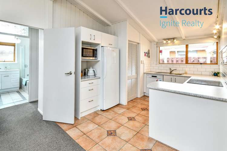 8 Booker Place Manurewa_5