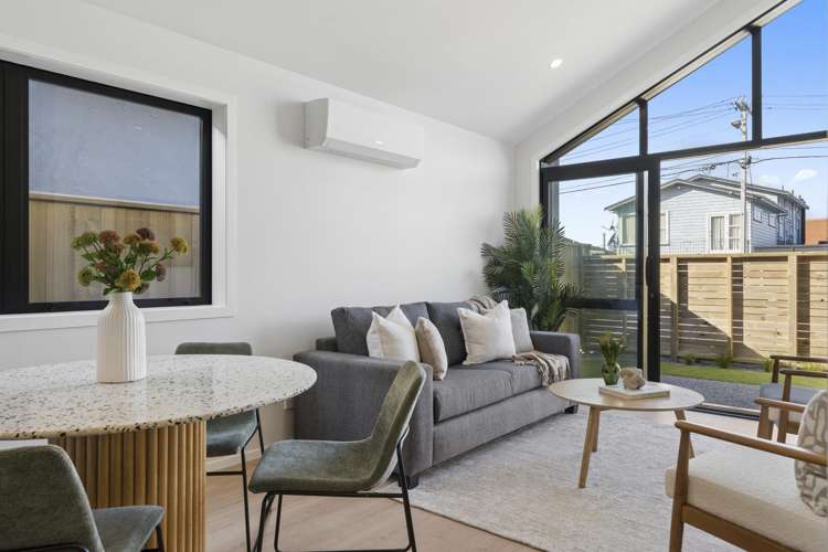 5 Palm Avenue Lyall Bay_7