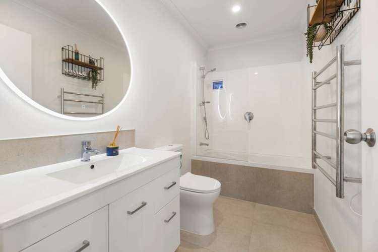 17 Whareatua Avenue Takanini_11