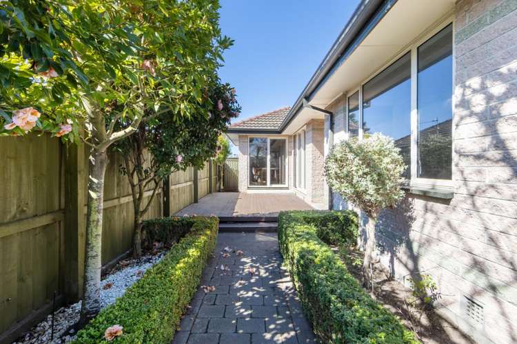 1/33 Trafford Street Harewood_31