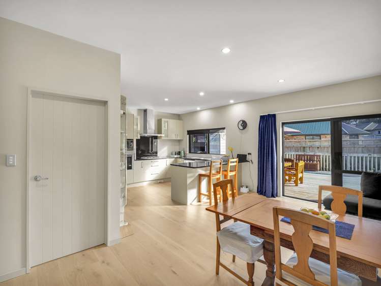 23 Lithgow Drive Otamatea_9