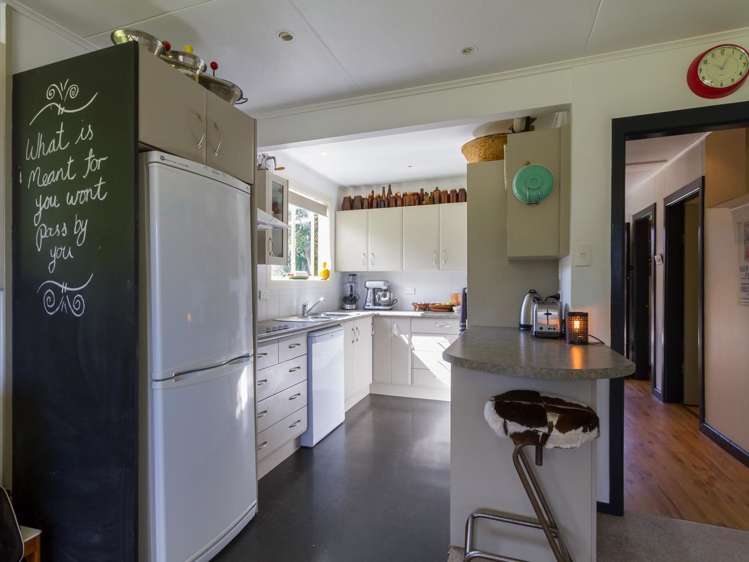 2464 Tarras-Cromwell Road Westland Surrounds_15