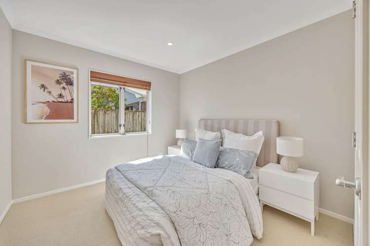 8 Devon Road Bucklands Beach_24