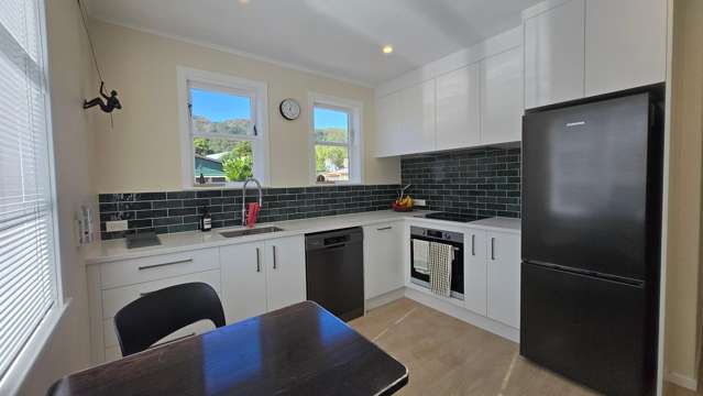  4 Poole Street Taitā_1