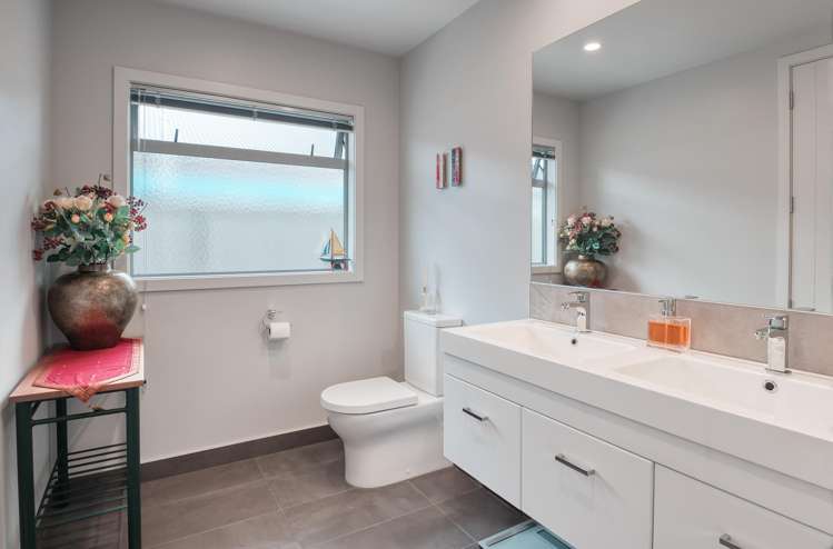 36 Pelorus Avenue Poraiti_9