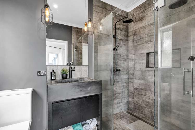 20 Maple Crescent Whalers Gate_16