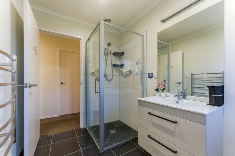 87 Twin Parks Rise Papakura_25