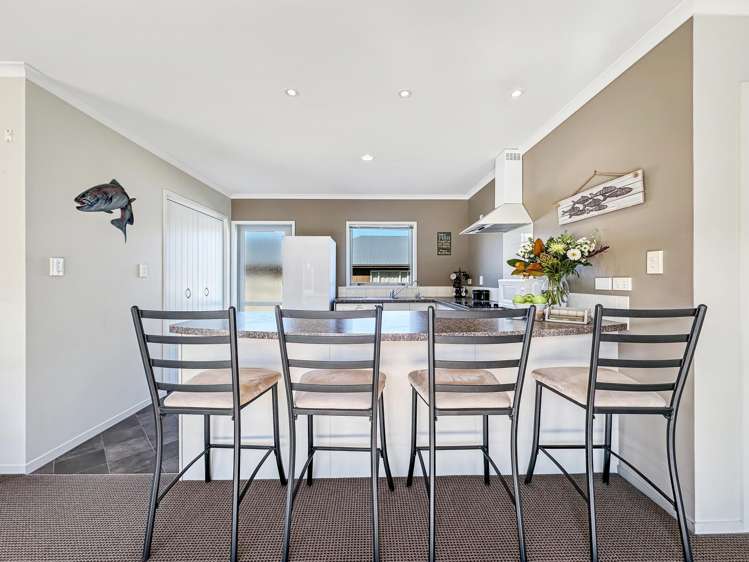 53 Montgomery Crescent Kinloch_12