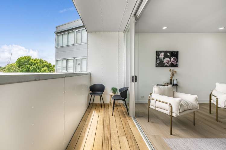 3a/2 Fisher-Point Drive Auckland Central_8