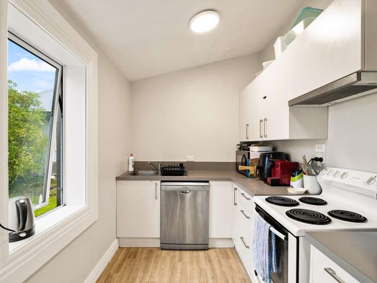 35 Carlyle Street North East Valley_5